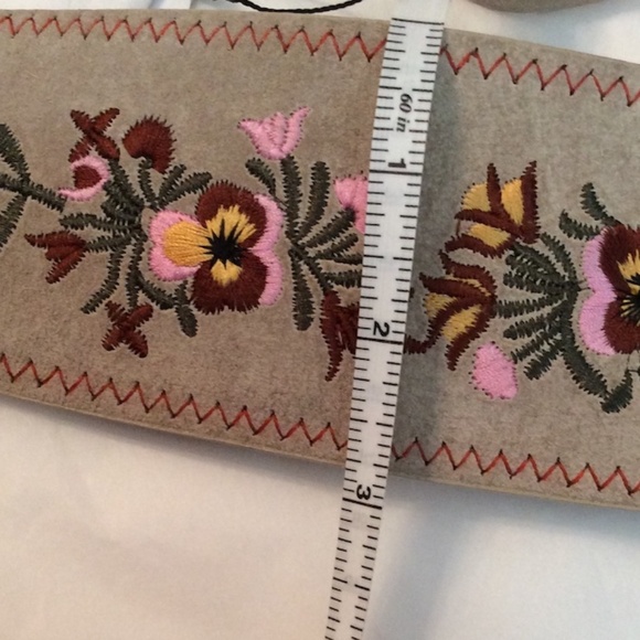 Embroidered Wide Fringe Belt - Picture 6 of 9